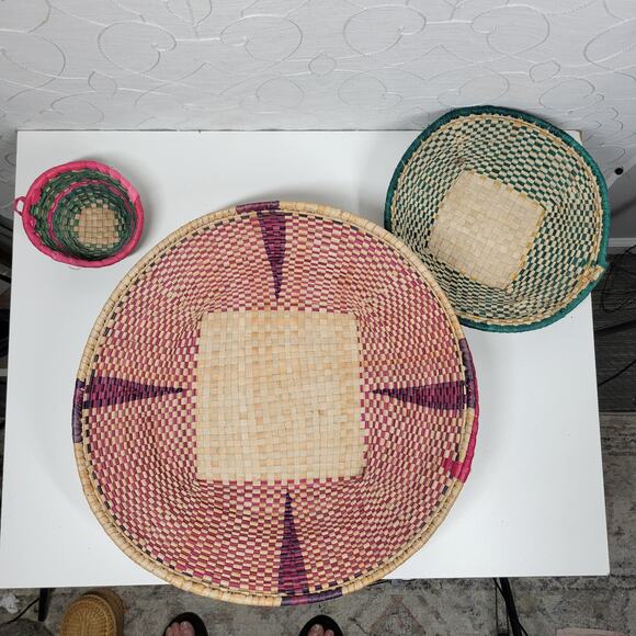 Vintage Handmade Malian Woven Wall Baskets 5" -15" Pink Green Wall Decor - Picture 5 of 16